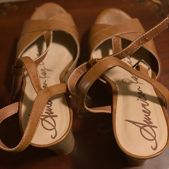Tan clog sandals - Picture 4 of 4